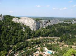 Vue des falaises du cirque / Orgon