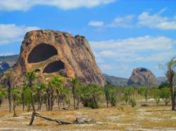 Morro da Toca and Morro do Crocodilo / Itatim (Morro da Toca)