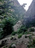 Vue du pied des voies. Prise depuis la partie droite du mur "école" / Rocher de Prat (Héas)