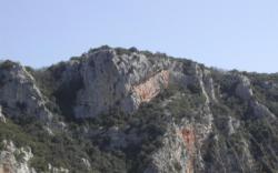 La falaise de l'Aigle vue depuis la draille. / Le Thaurac (L'Aigle & Miroir d'Argentine)