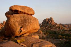 Hampi - Island plateau (Cosmic Cave)