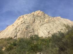 Coin très sympa, pied des voies exposé au soleil, pas d ombres... / Sierra de Toix
